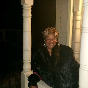 Meet your Posher, Delores